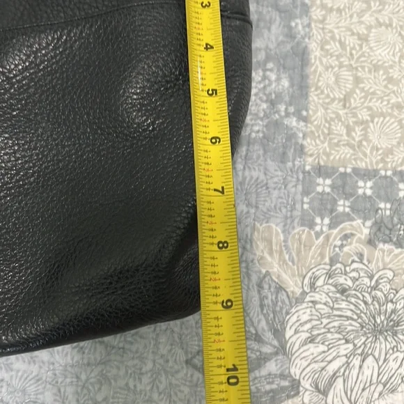 Michael Kors Shoulder Bag - Picture 11 of 12